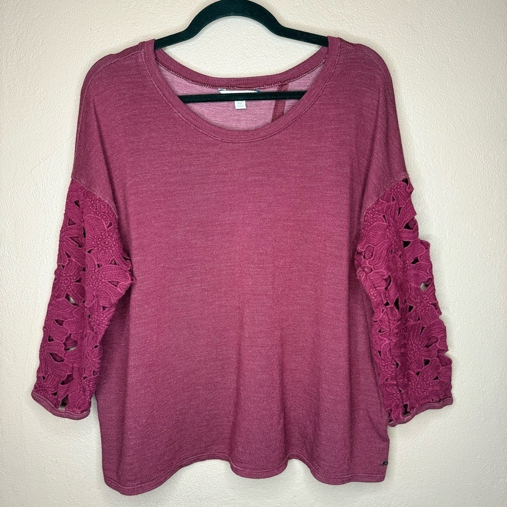 American Eagle Women's Size XL Burgundy Maroon Top 3/4 Cut Out Sleeves Open Back